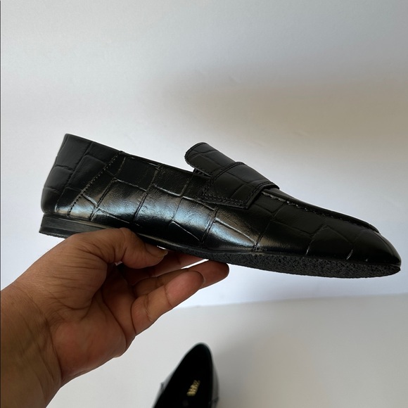 Zara Women’s Croc-Embossed Black Loafers - Picture 16 of 17